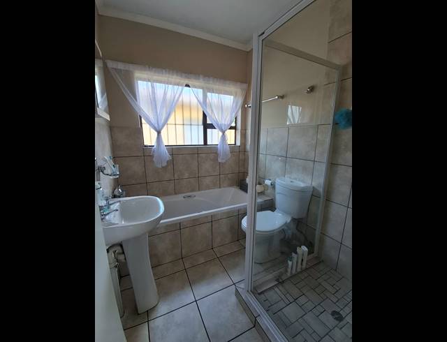 2 BEDROOM TOWNHOUSE FOR SALE IN VAALPARK